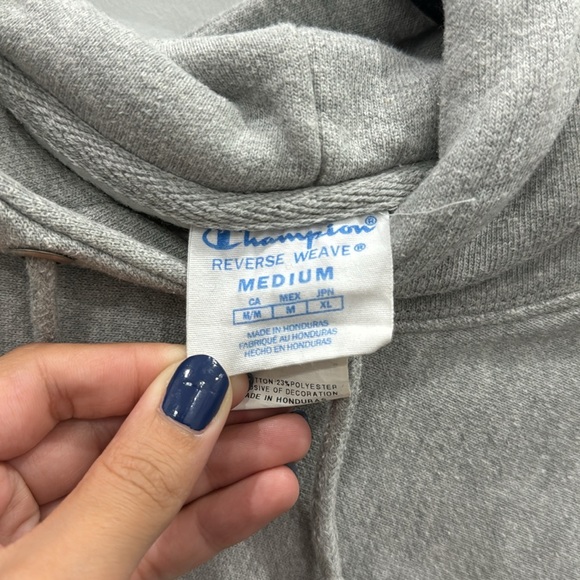 Champion reverse weave grey hoodie - size medium - Picture 3 of 9